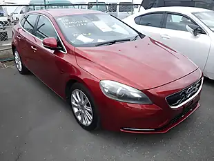 Used 2014 Volvo V40 Se Red - Interior and Exterior details 7