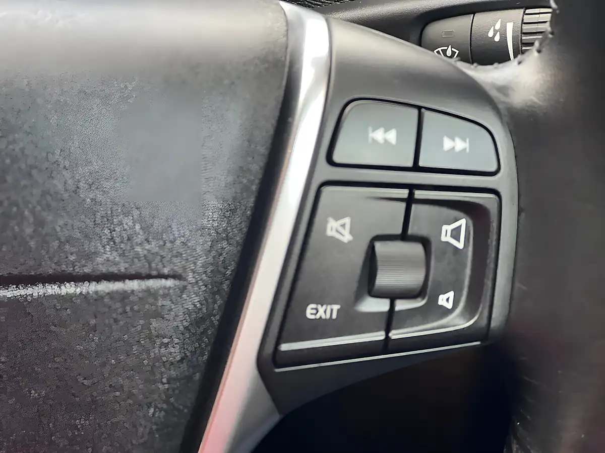 Used 2014 Volvo V40 Se Red - Interior and Exterior details 10