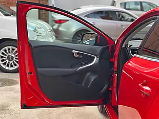 Used 2014 Volvo V40 Se Red - Interior and Exterior details 14