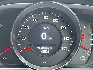 Used 2014 Volvo V40 Se Red - Interior and Exterior details 18