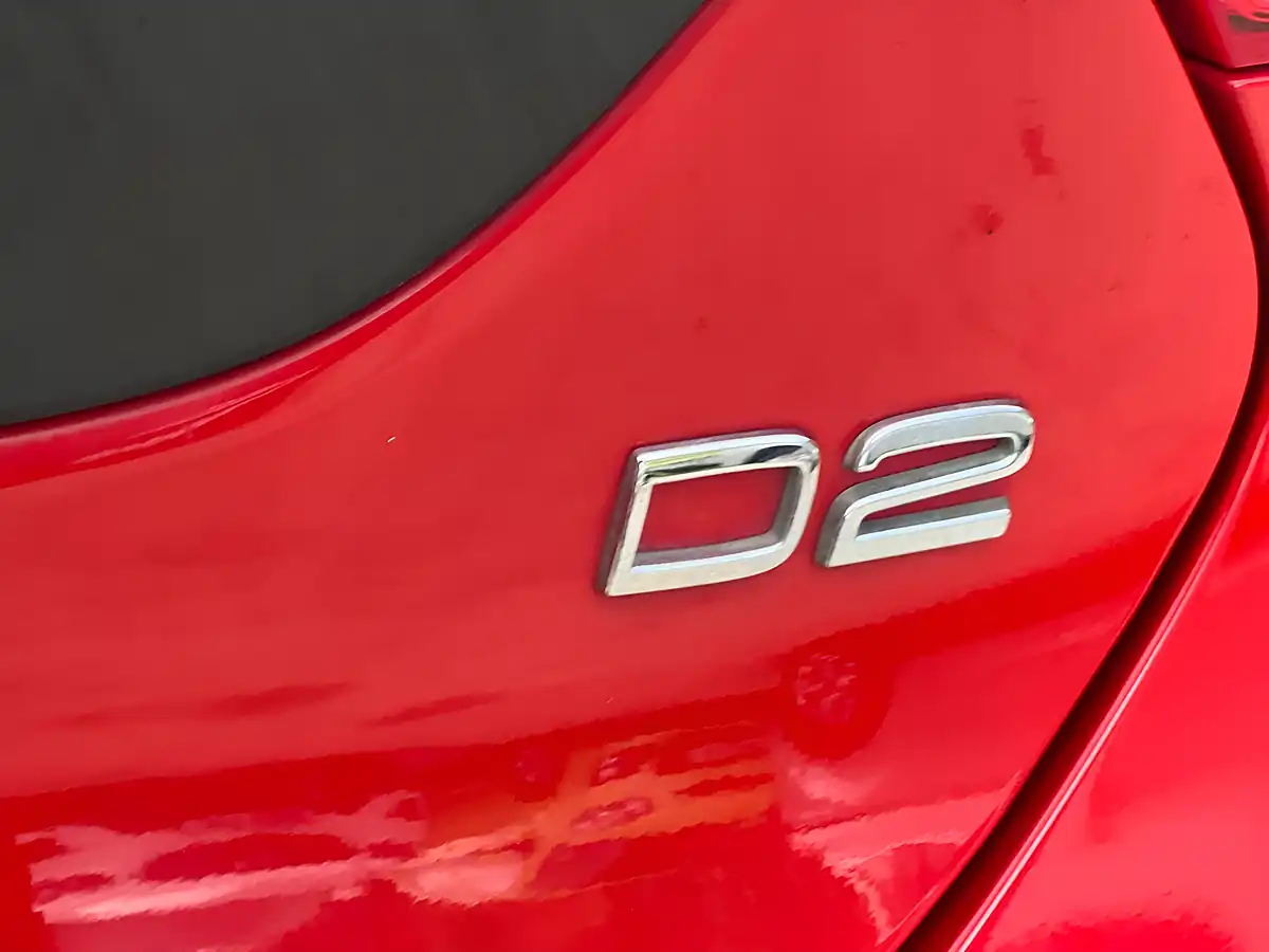 Used 2014 Volvo V40 Se Red - Interior and Exterior details 19