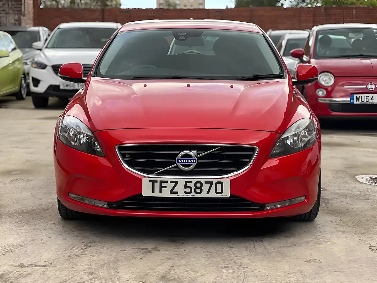 Used 2014 Volvo V40 Se Red - Interior and Exterior details 2