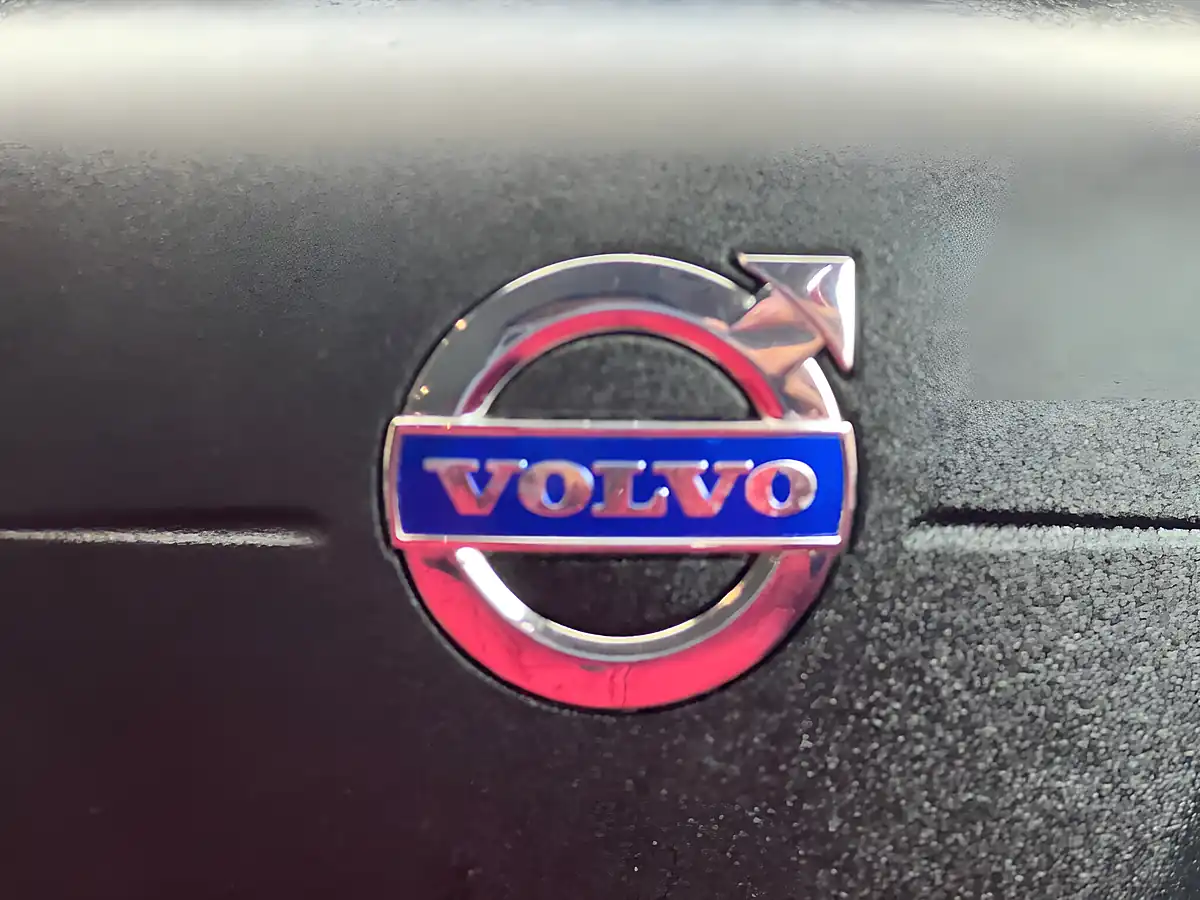 Used 2014 Volvo V40 Se Red - Interior and Exterior details 20