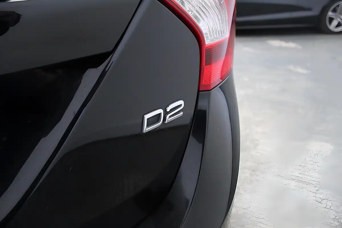Used 2014 Volvo V60 R-Design Black - Interior and Exterior details 12