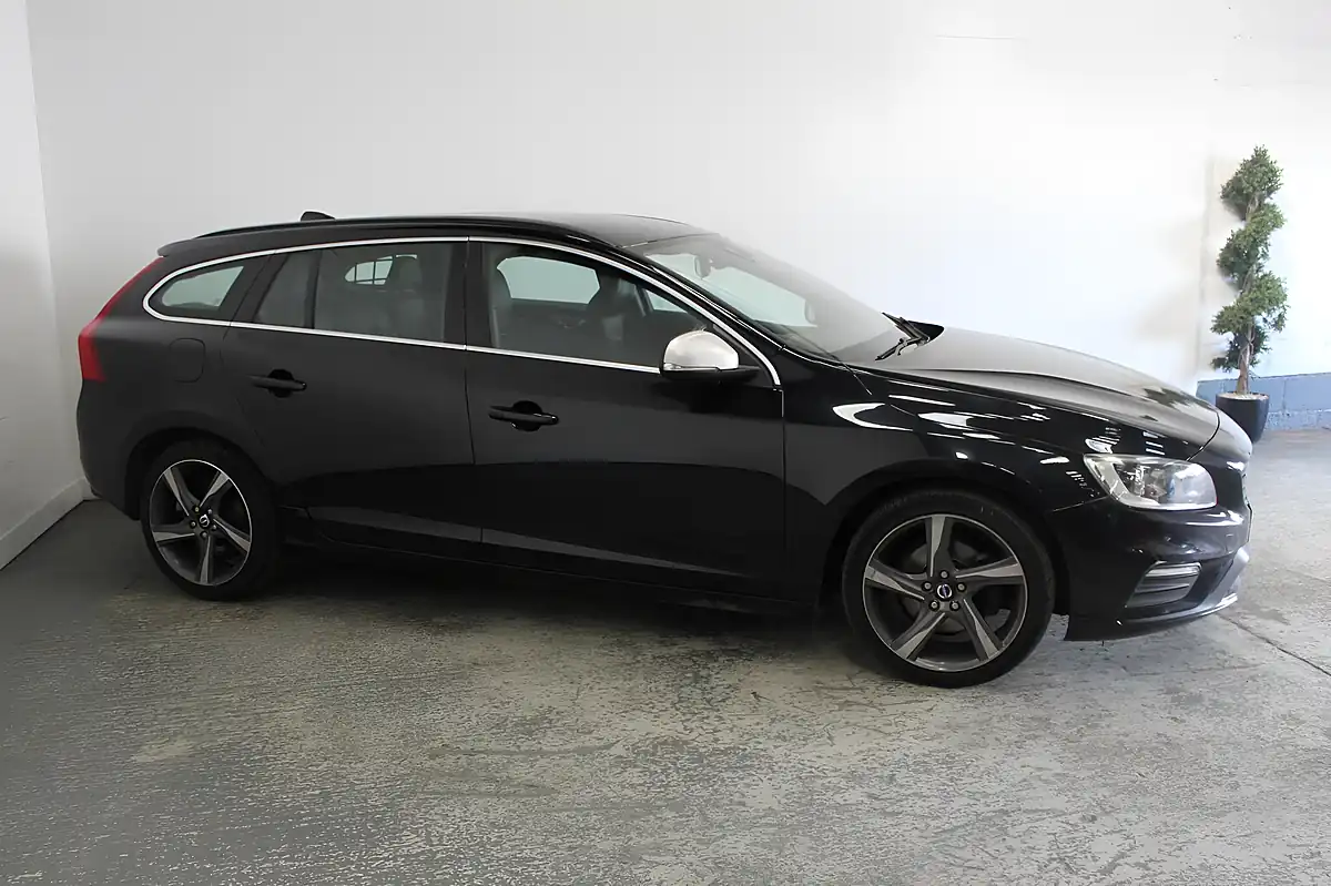 Used 2014 Volvo V60 R-Design Black - Interior and Exterior details 3