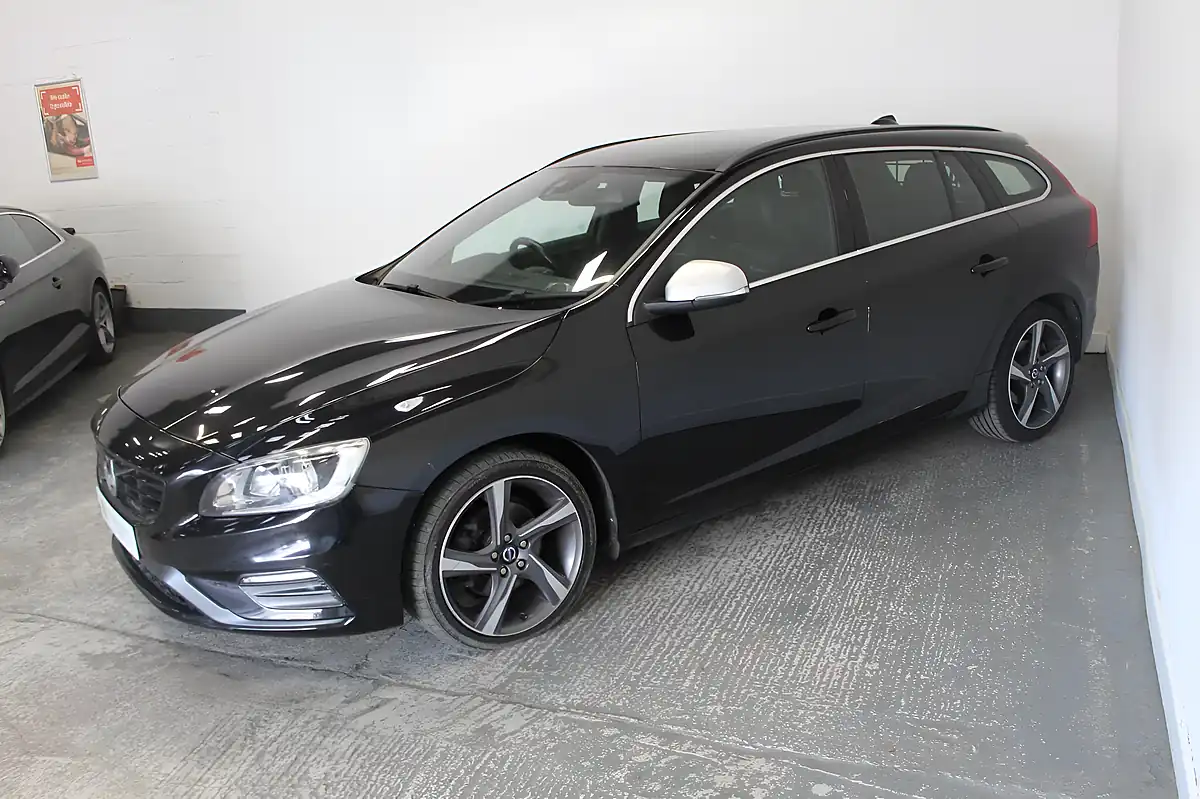 Used 2014 Volvo V60 R-Design Black - Interior and Exterior details 4