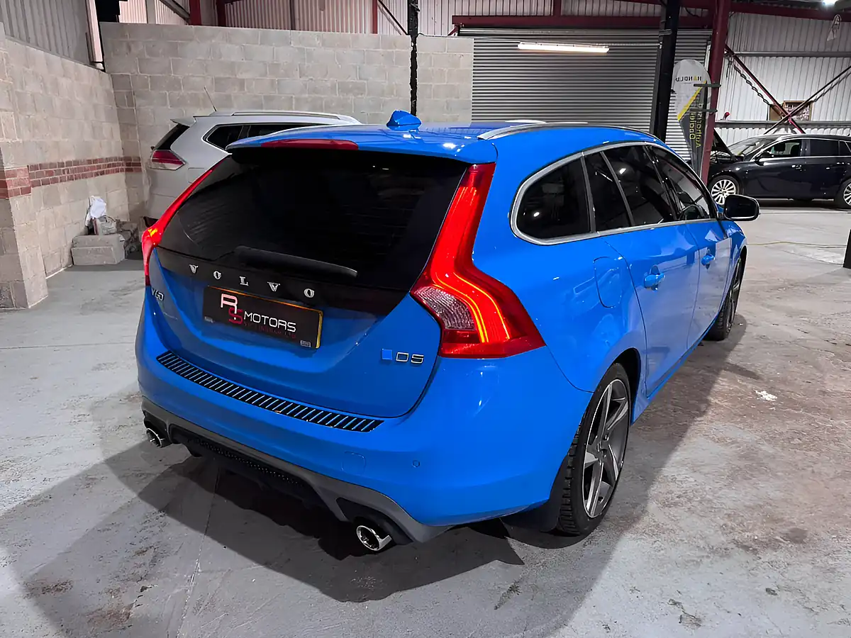 Used 2014 Volvo V60 R-Design Lux Nav Blue - Interior and Exterior details 17