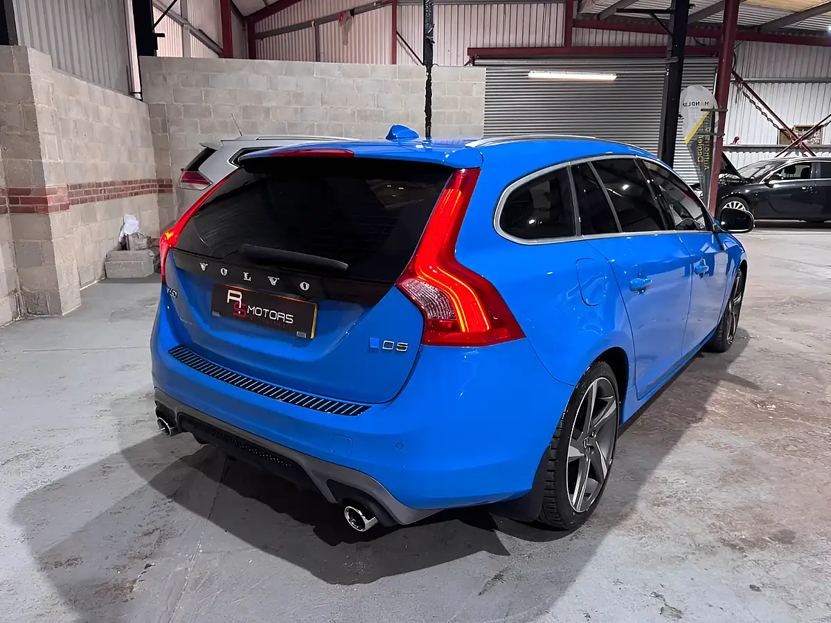Used 2014 Volvo V60 R-Design Lux Nav Blue - Interior and Exterior details 3