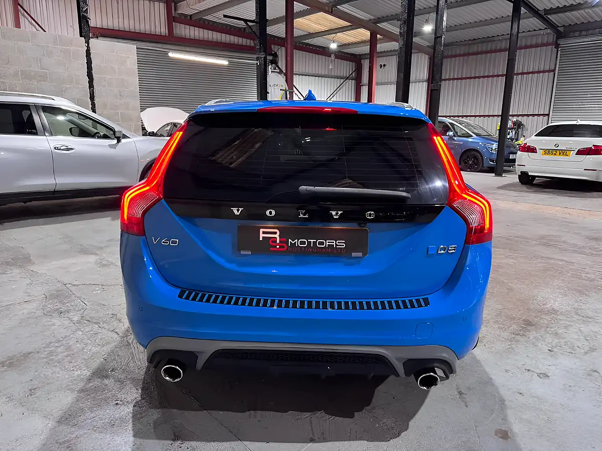Used 2014 Volvo V60 R-Design Lux Nav Blue - Interior and Exterior details 4