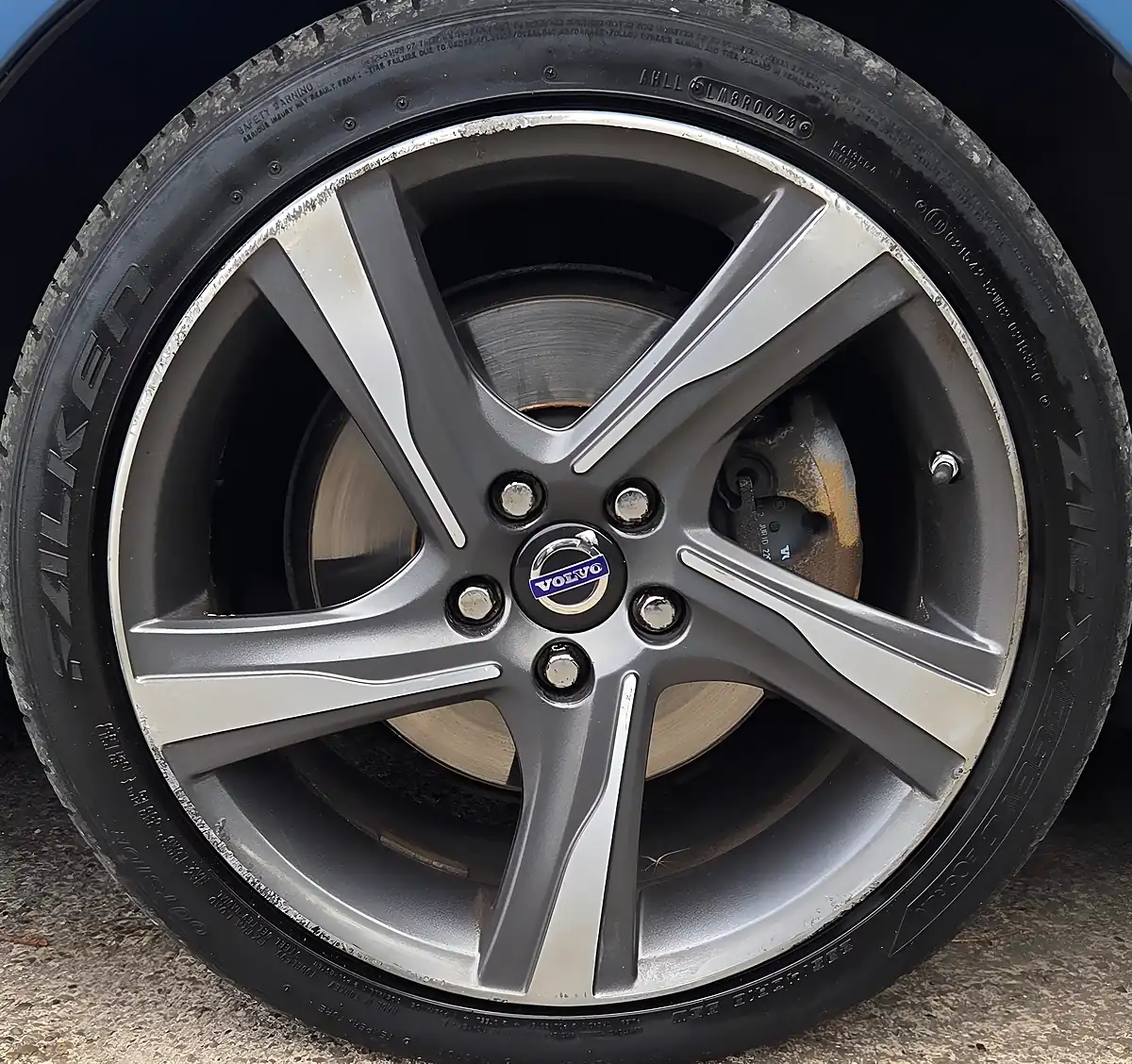 Used 2014 Volvo V60 R-Design Nav Blue - Interior and Exterior details 13