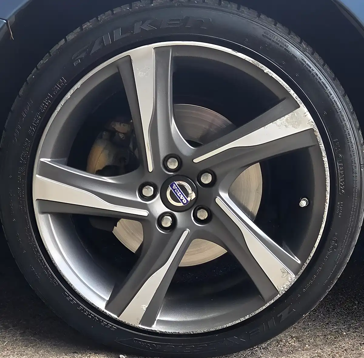 Used 2014 Volvo V60 R-Design Nav Blue - Interior and Exterior details 14