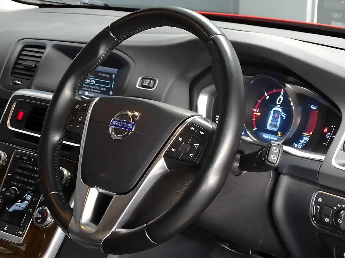 Used 2014 Volvo V60 Se Lux Red - Interior and Exterior details 18