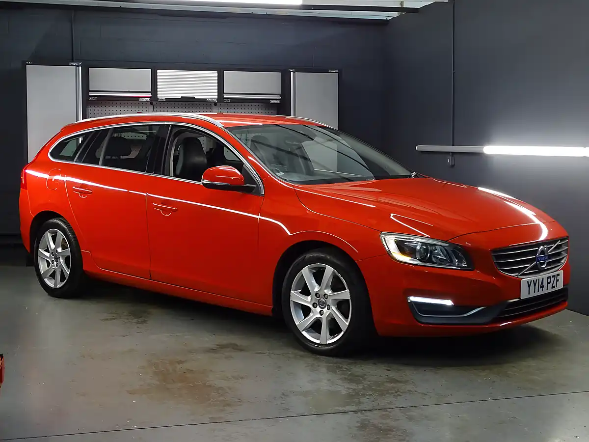 Used 2014 Volvo V60 Se Lux Red - Interior and Exterior details 3