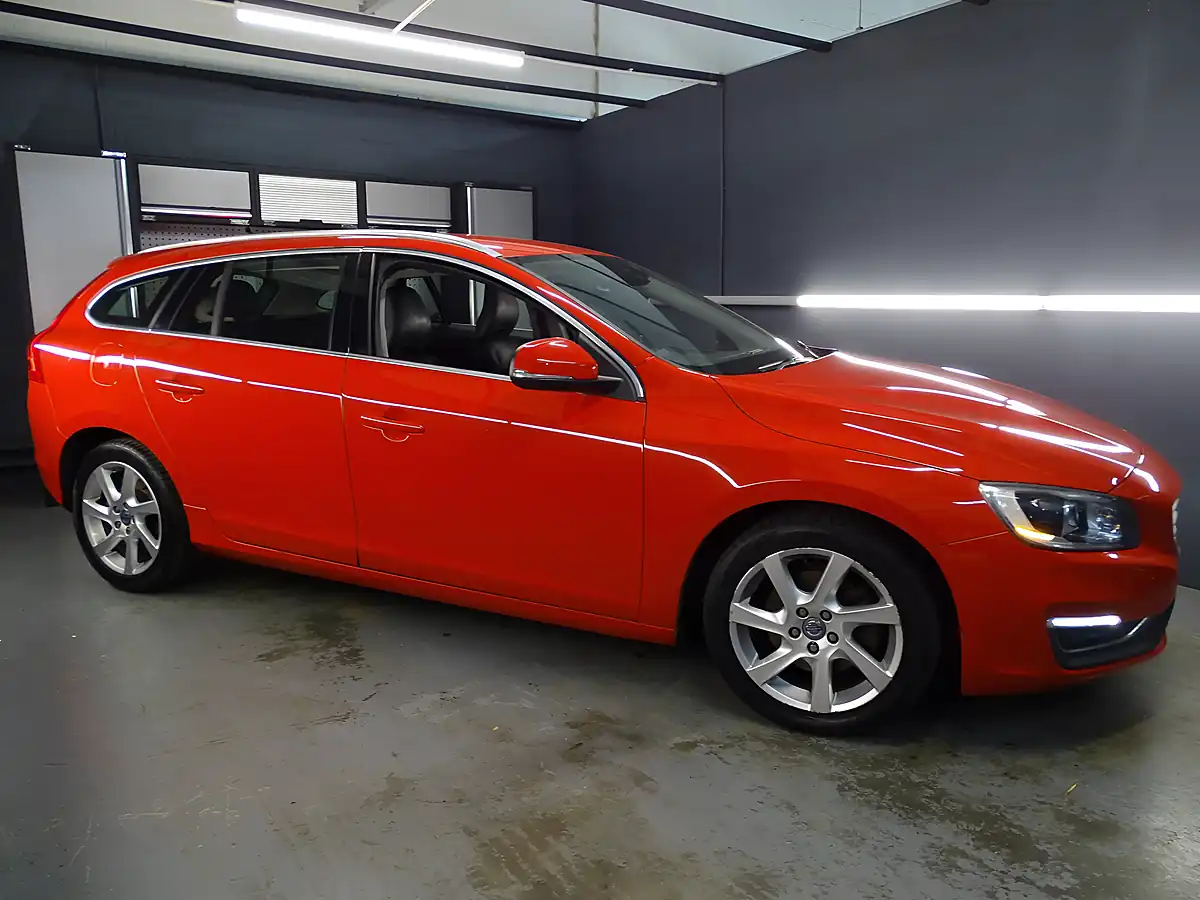 Used 2014 Volvo V60 Se Lux Red - Interior and Exterior details 4