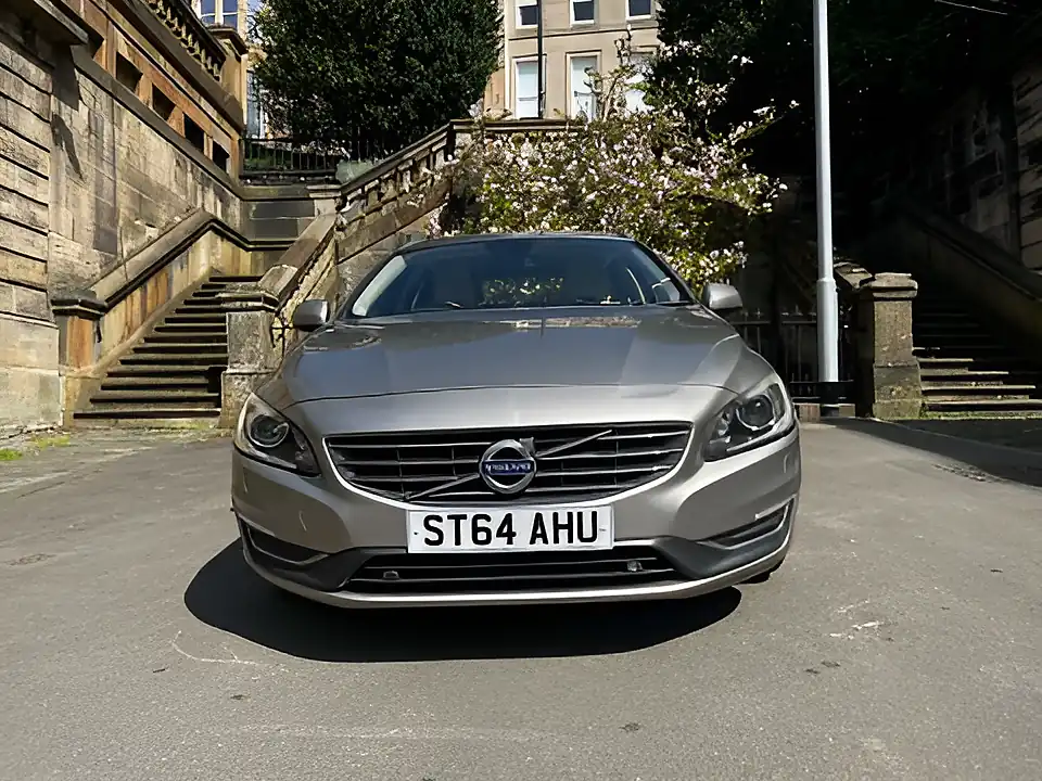 Used 2014 Volvo V60 Se Luxury Nav Gold - Interior and Exterior details 7