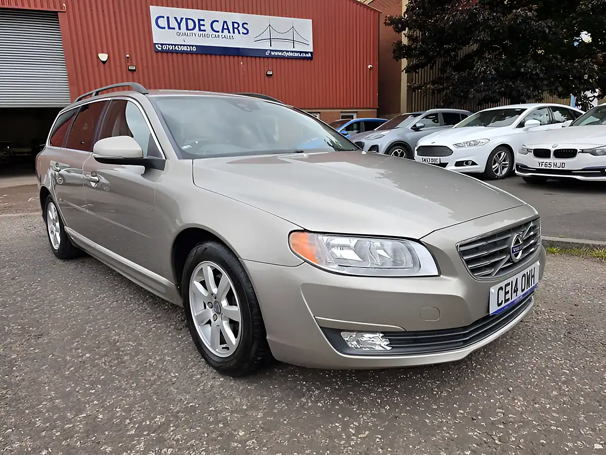 Used 2014 Volvo V70 Business Edition Gold - Front View