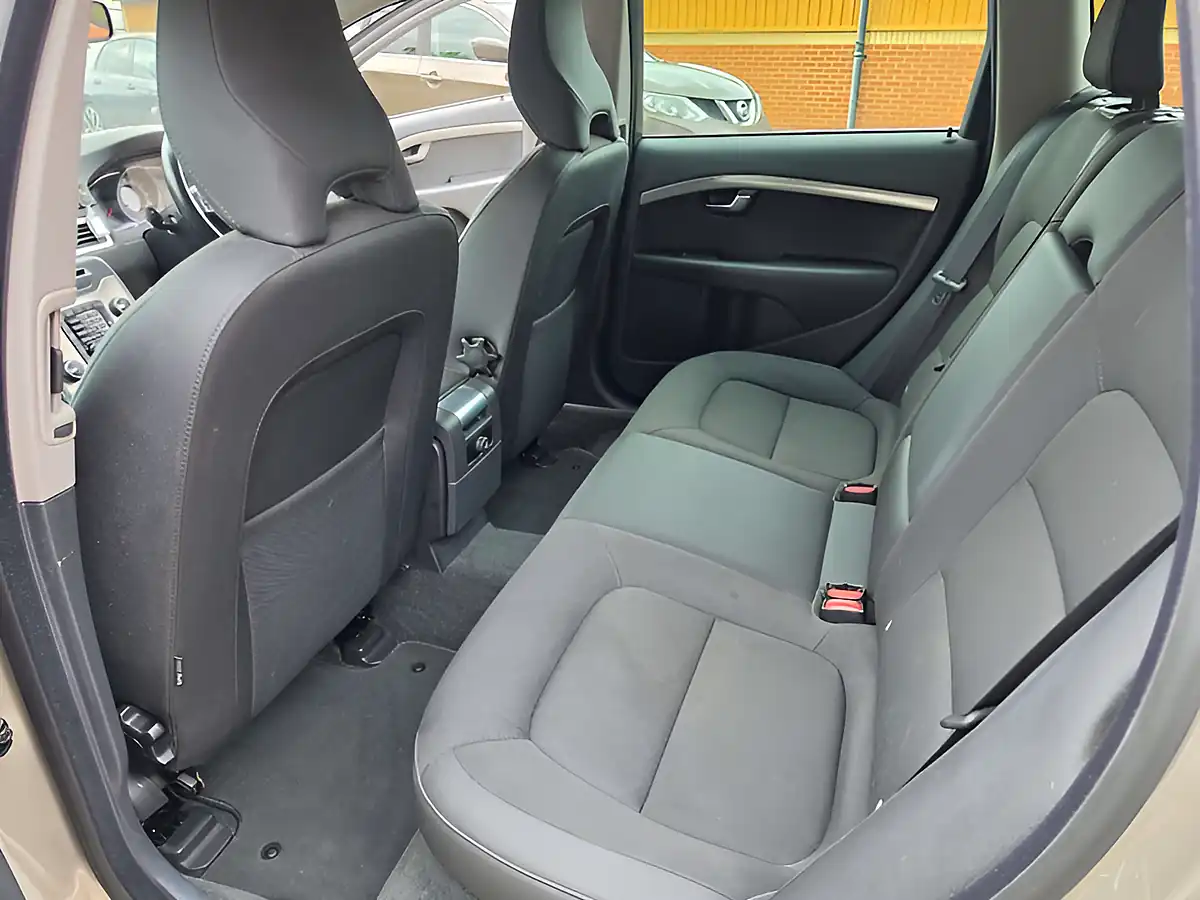 Used 2014 Volvo V70 Business Edition Gold - Interior and Exterior details 15