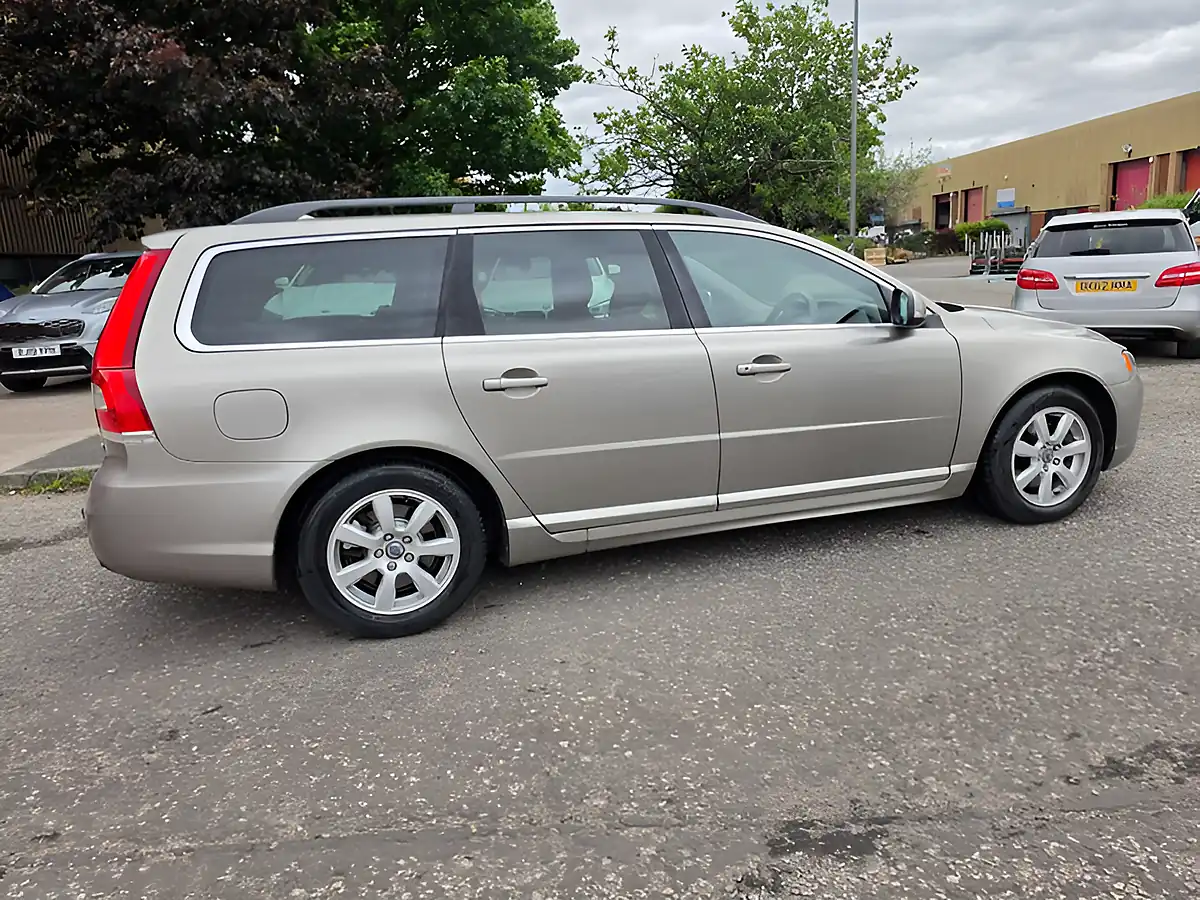 Used 2014 Volvo V70 Business Edition Gold - Interior and Exterior details 6