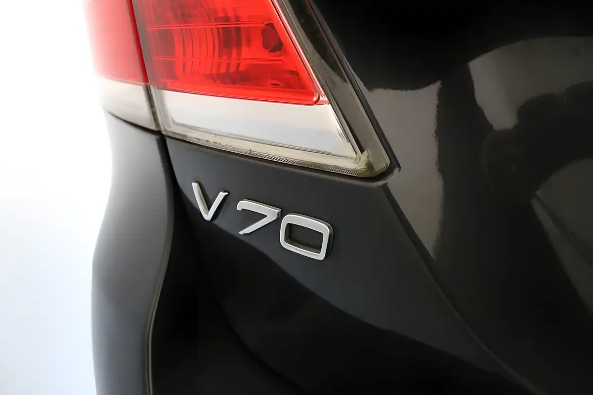 Used 2014 Volvo V70 Business Edition Grey - Interior and Exterior details 10