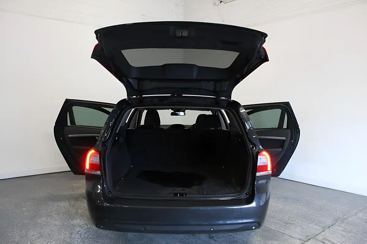Used 2014 Volvo V70 Business Edition Grey - Interior and Exterior details 11