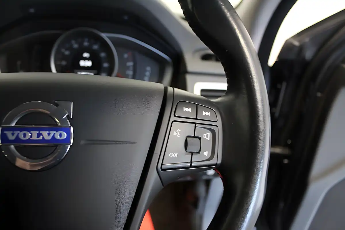 Used 2014 Volvo V70 Business Edition Grey - Interior and Exterior details 17