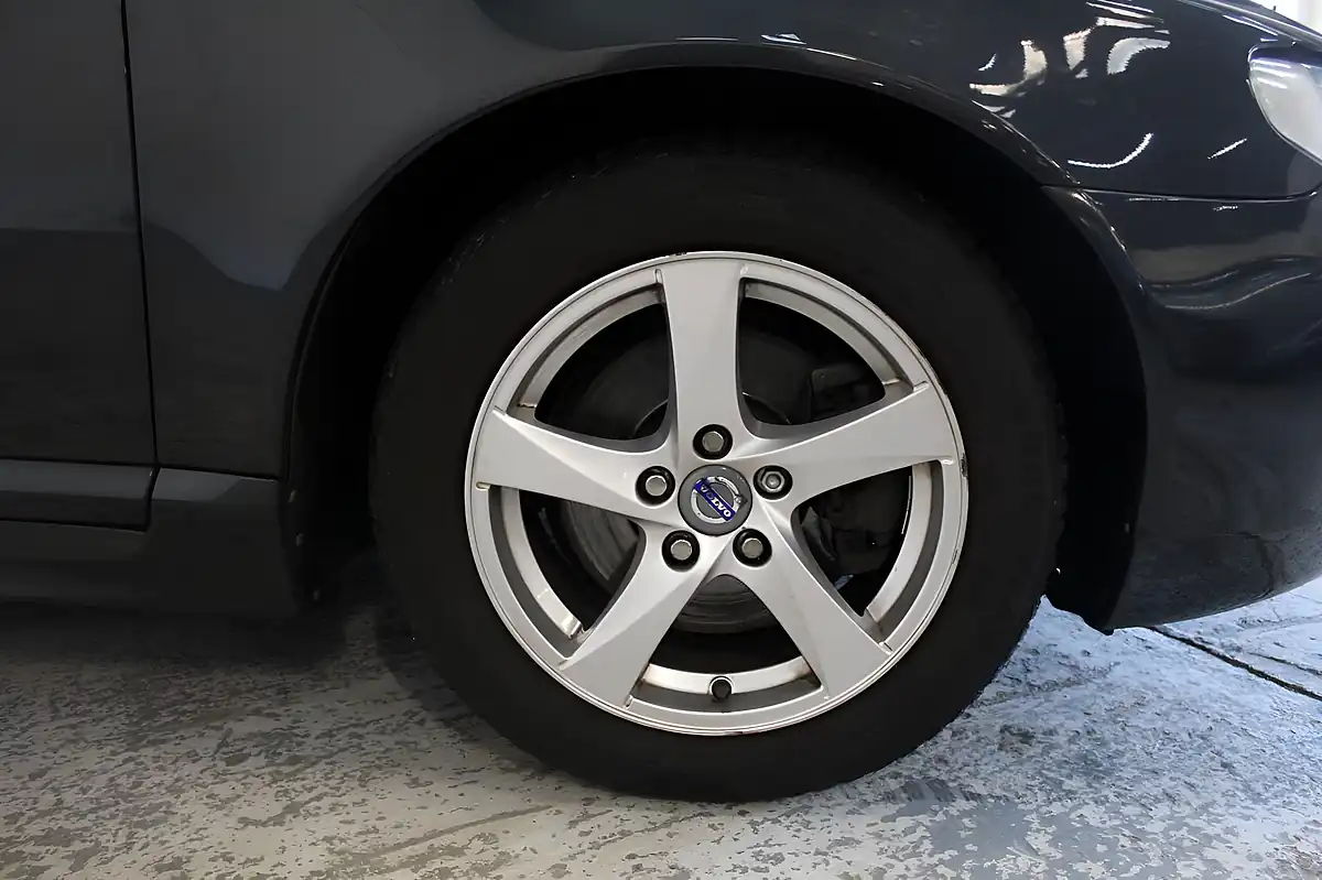 Used 2014 Volvo V70 Business Edition Grey - Interior and Exterior details 19