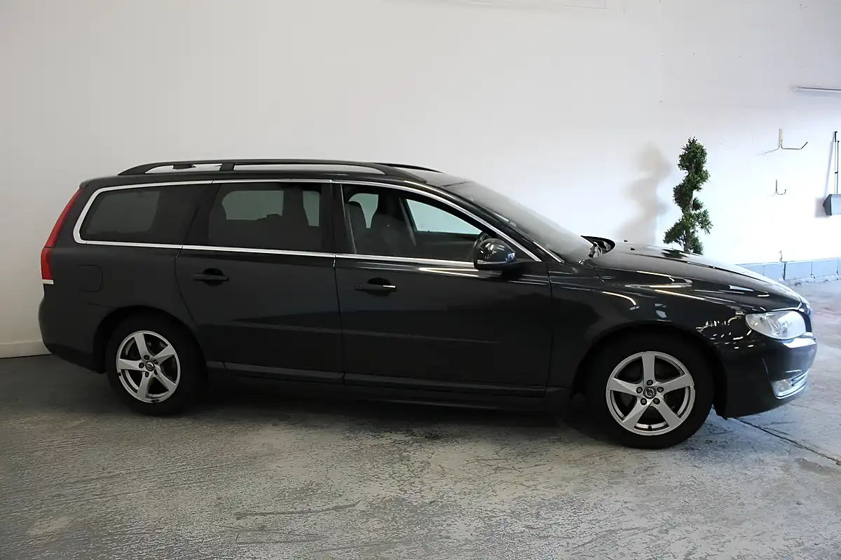 Used 2014 Volvo V70 Business Edition Grey - Interior and Exterior details 3