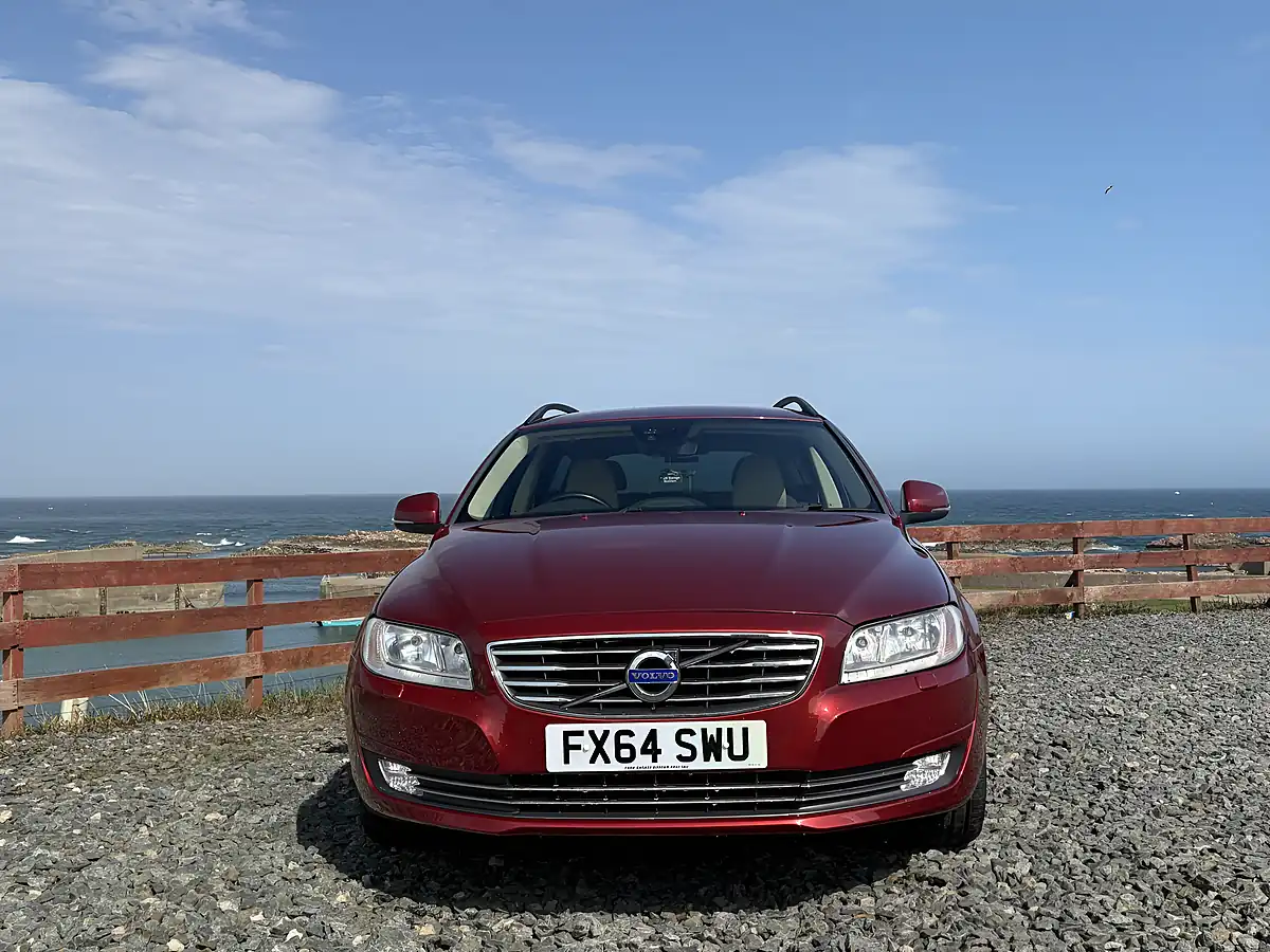 Used 2014 Volvo V70 Se Nav Red - Interior and Exterior details 3