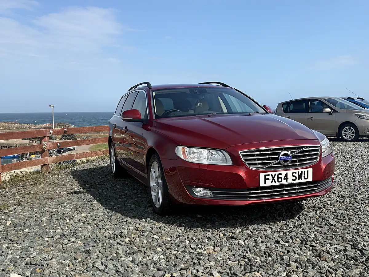Used 2014 Volvo V70 Se Nav Red - Interior and Exterior details 4