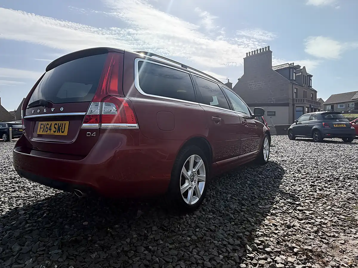 Used 2014 Volvo V70 Se Nav Red - Interior and Exterior details 6