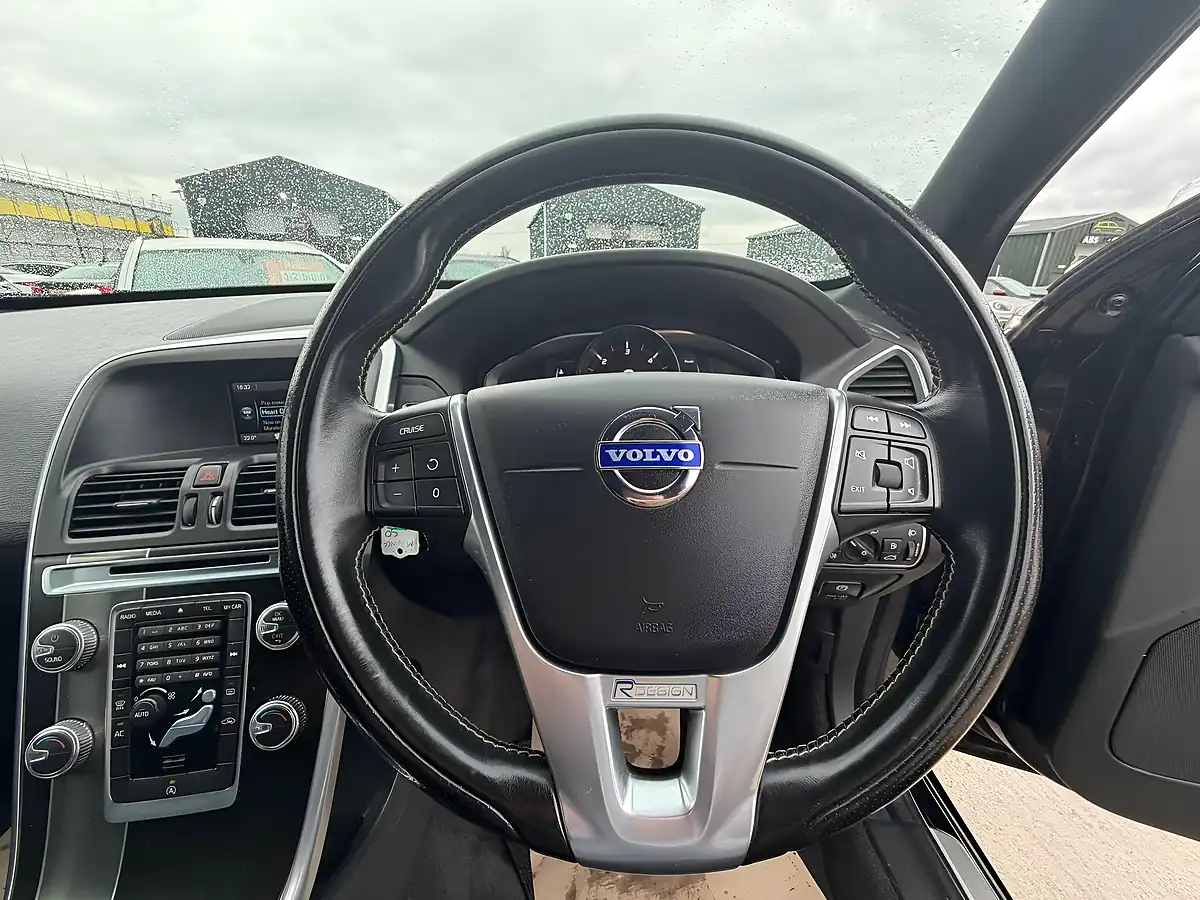 Used 2014 Volvo XC60 R-Design Black - Interior and Exterior details 17