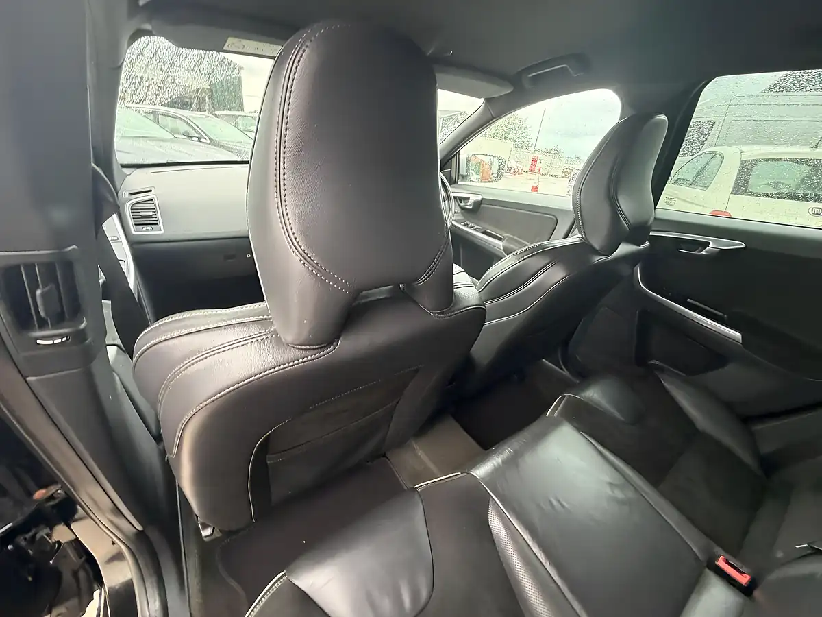 Used 2014 Volvo XC60 R-Design Black - Interior and Exterior details 19