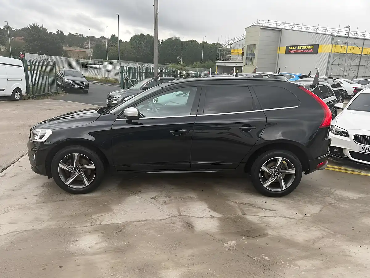 Used 2014 Volvo XC60 R-Design Black - Interior and Exterior details 8