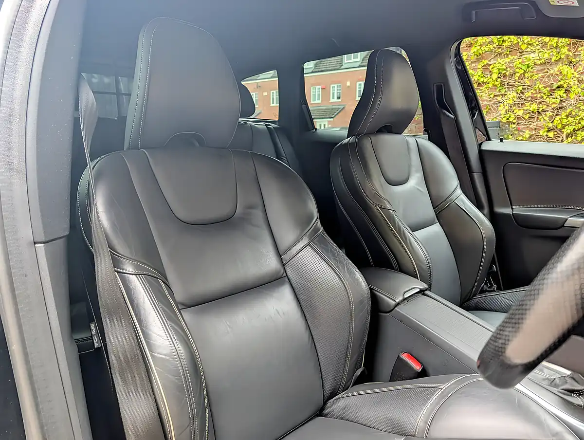 Used 2014 Volvo XC60 R-Design Lux Nav Black - Interior and Exterior details 14
