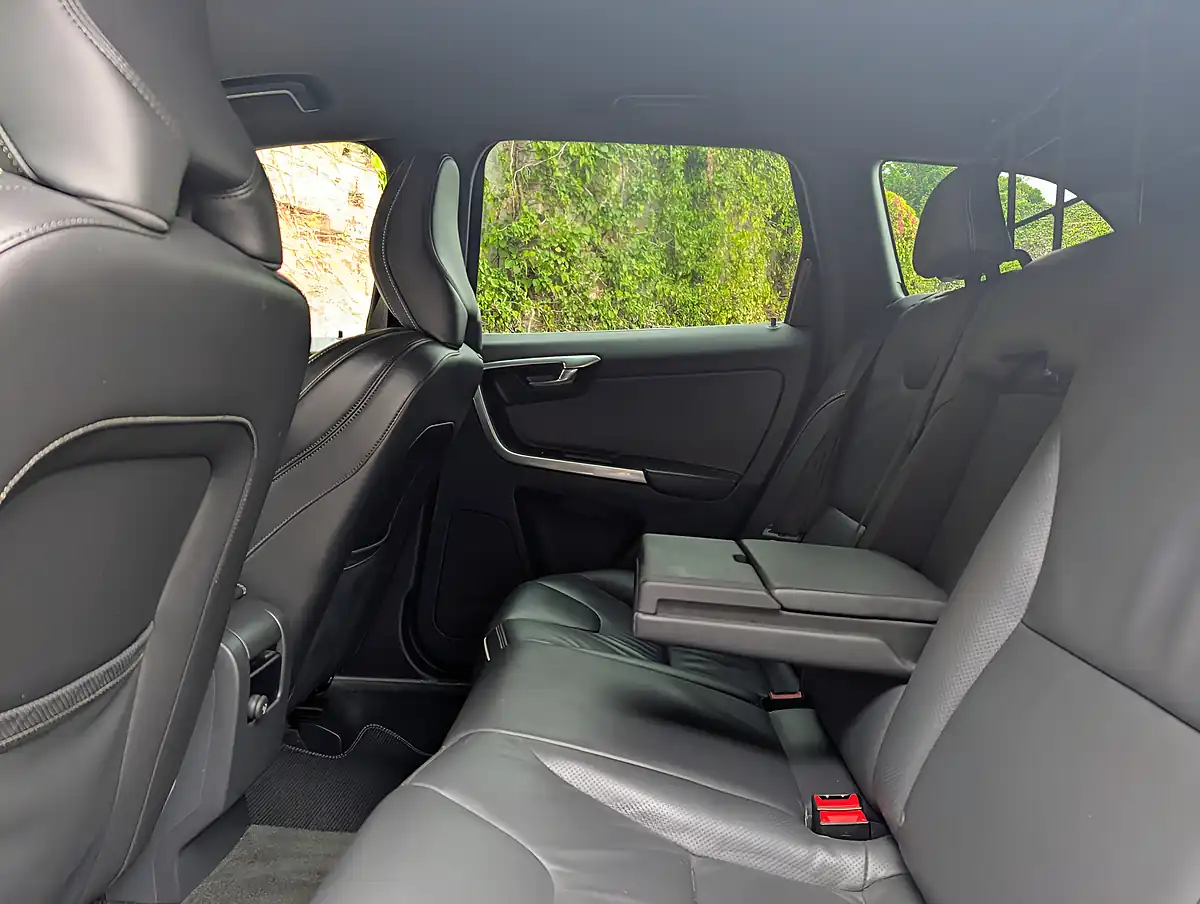 Used 2014 Volvo XC60 R-Design Lux Nav Black - Interior and Exterior details 16