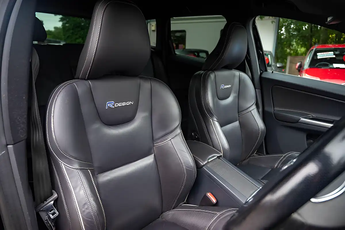 Used 2014 Volvo XC60 R-Design Lux Nav Black Sapphire Metallic - Interior and Exterior details 15