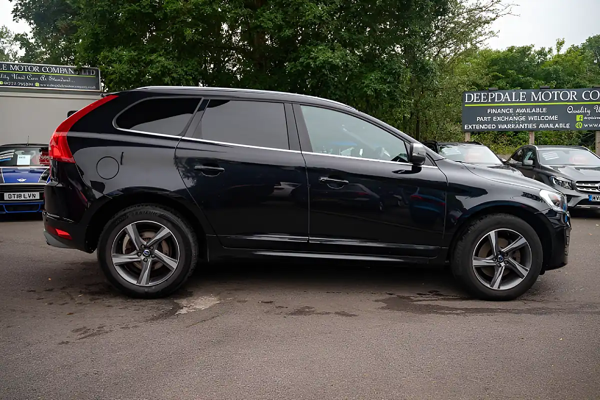 Used 2014 Volvo XC60 R-Design Lux Nav Black Sapphire Metallic - Interior and Exterior details 7