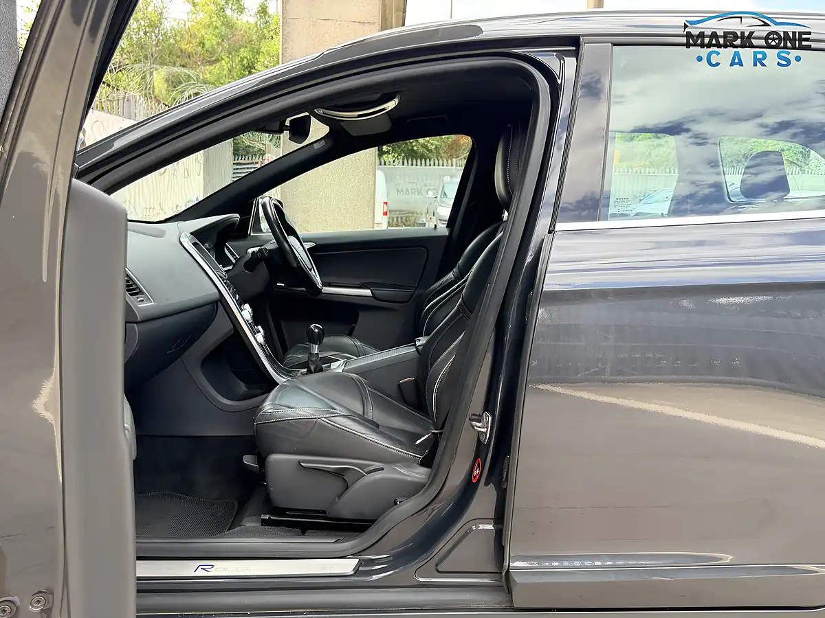 Used 2014 Volvo XC60 R-Design Lux Nav Grey - Interior and Exterior details 18