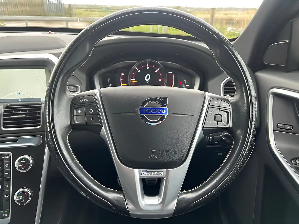Used 2014 Volvo XC60 R-Design Lux Nav Red - Interior and Exterior details 12
