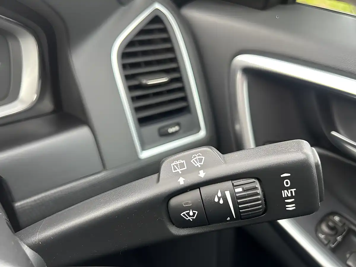 Used 2014 Volvo XC60 R-Design Lux Nav Red - Interior and Exterior details 13