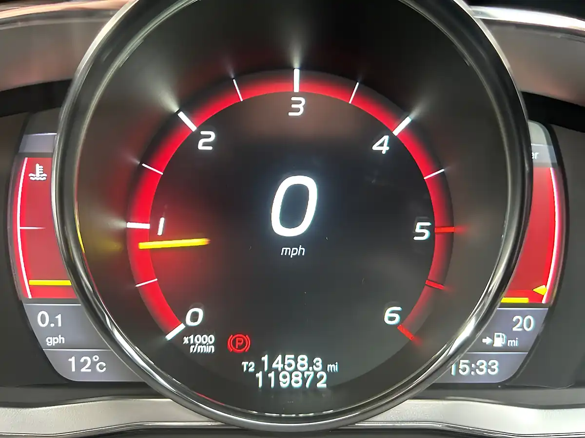 Used 2014 Volvo XC60 R-Design Lux Nav Red - Interior and Exterior details 14