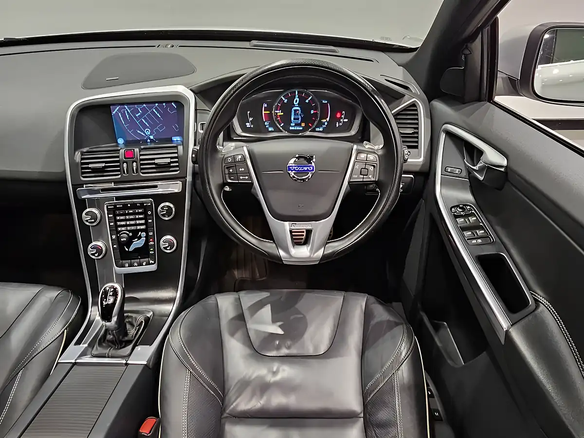 Used 2014 Volvo XC60 R-Design Lux Nav White - Interior and Exterior details 11