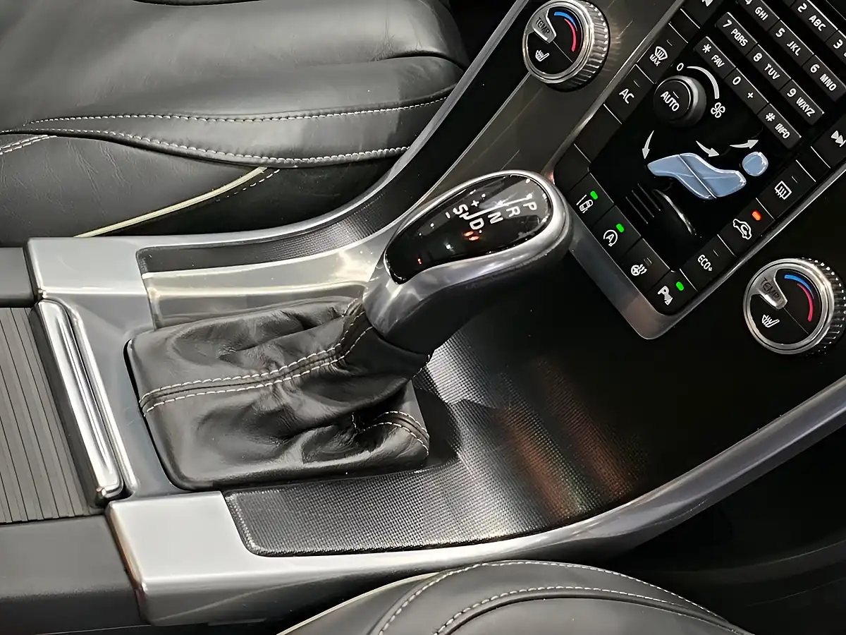 Used 2014 Volvo XC60 R-Design Lux Nav White - Interior and Exterior details 13