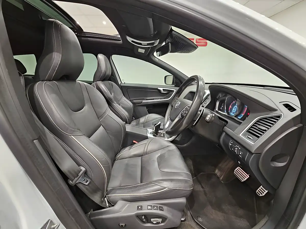 Used 2014 Volvo XC60 R-Design Lux Nav White - Interior and Exterior details 3