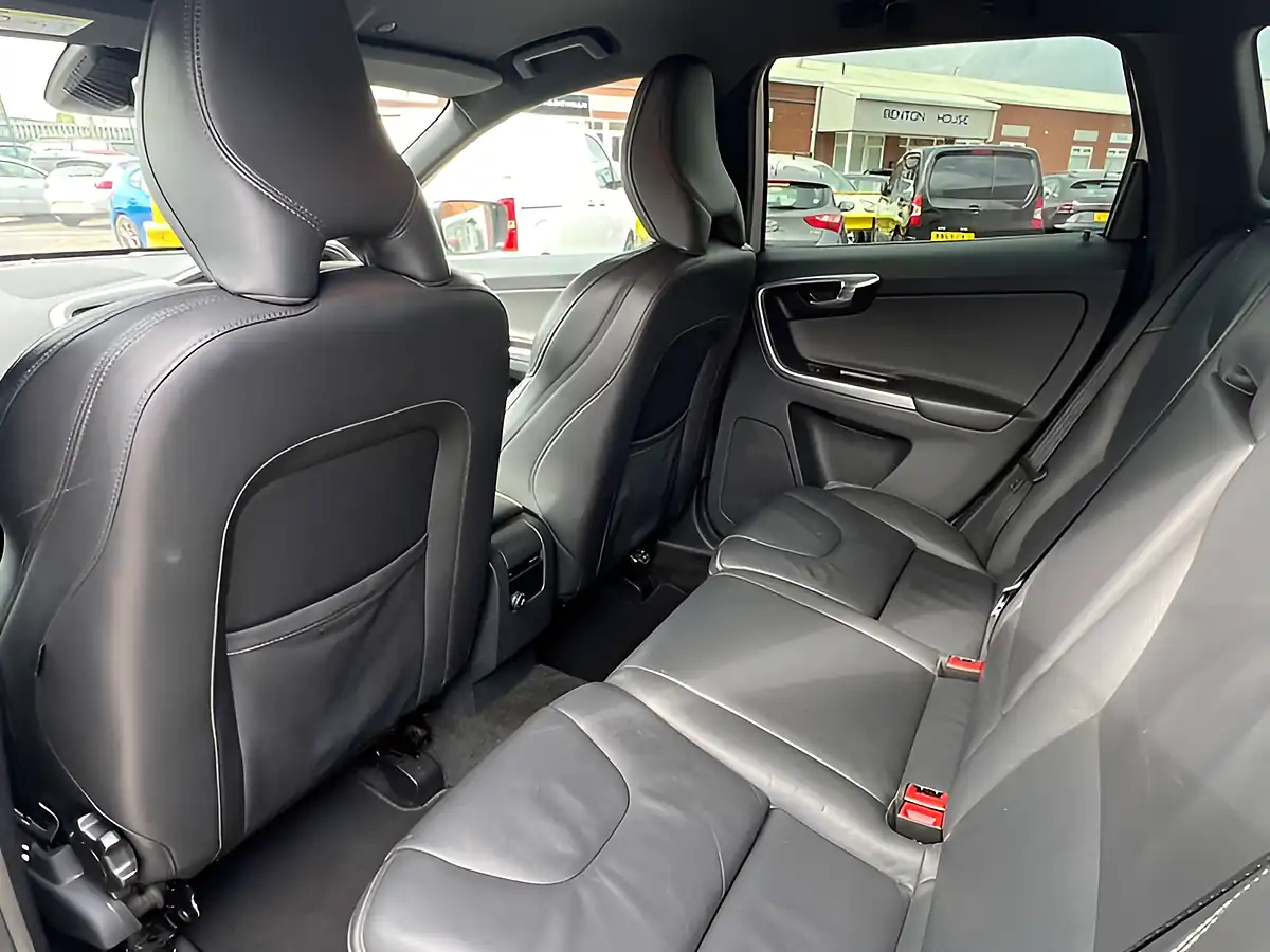 Used 2014 Volvo XC60 R-Design Luxury Nav Ice White - Interior and Exterior details 17