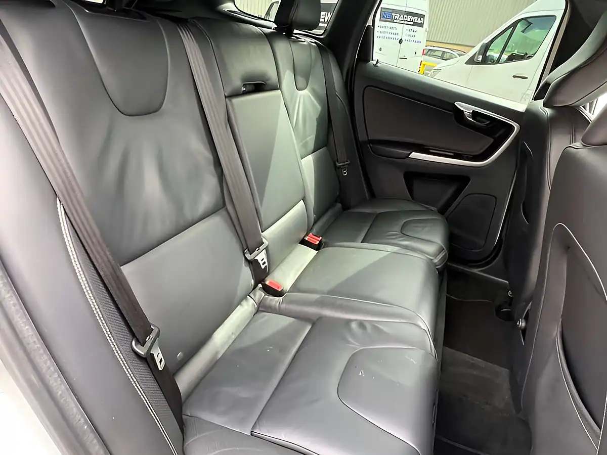 Used 2014 Volvo XC60 R-Design Luxury Nav Ice White - Interior and Exterior details 19