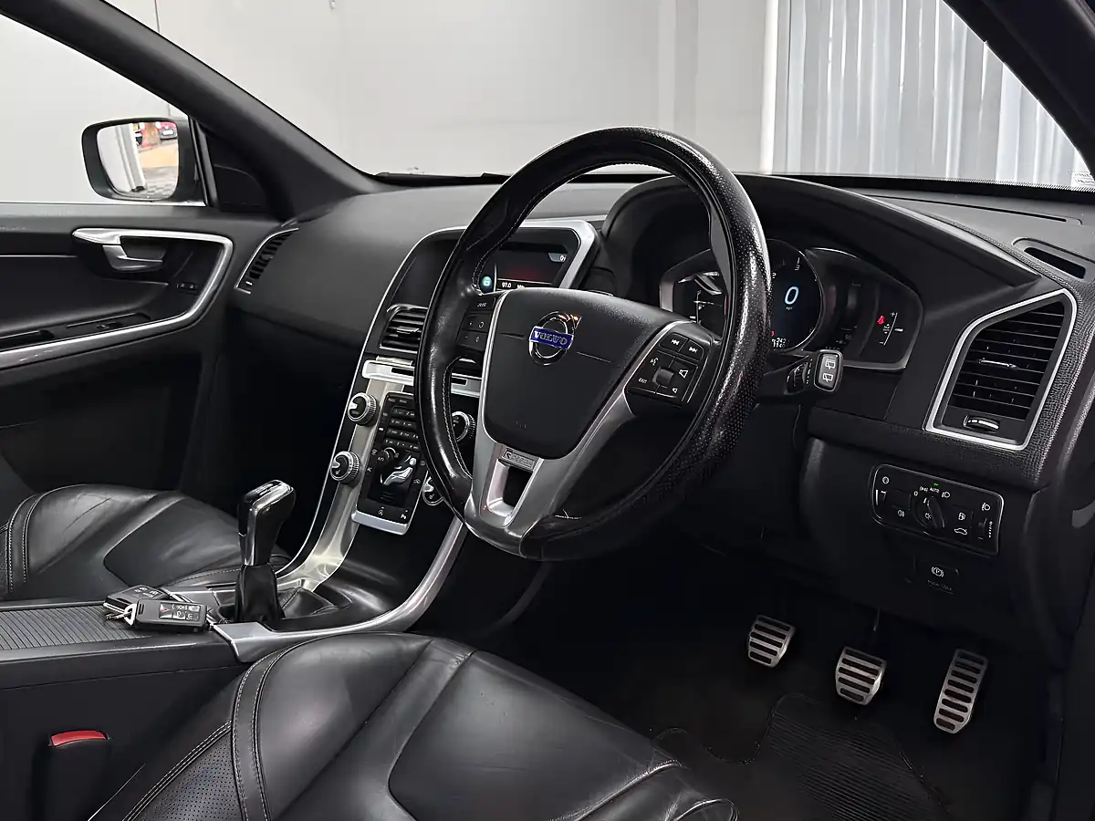 Used 2014 Volvo XC60 R-Design Nav Black Sapphire - Interior and Exterior details 12