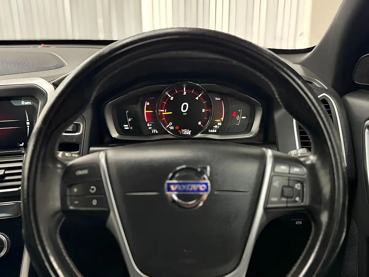 Used 2014 Volvo XC60 R-Design Nav Black Sapphire - Interior and Exterior details 13