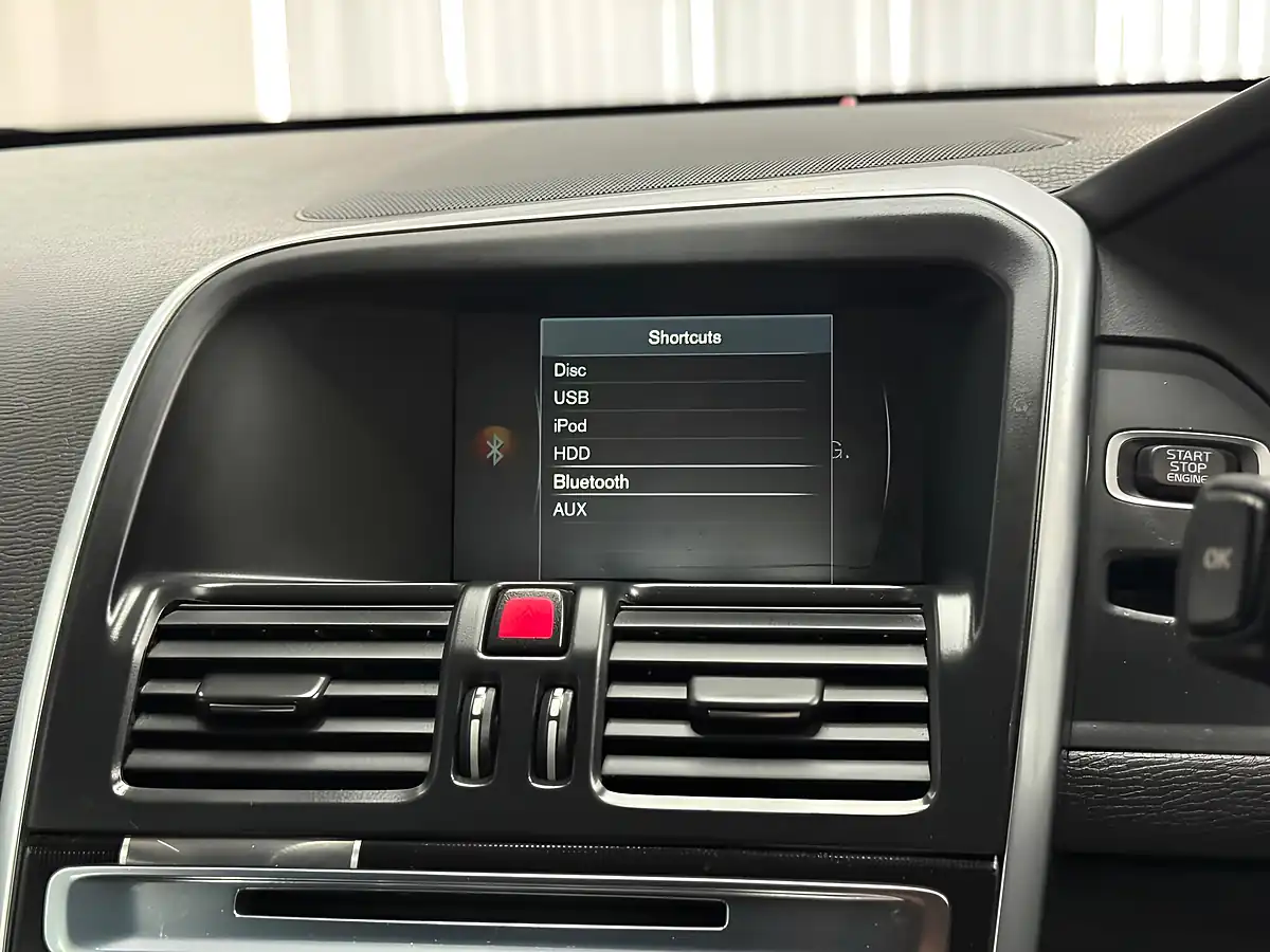 Used 2014 Volvo XC60 R-Design Nav Black Sapphire - Interior and Exterior details 17