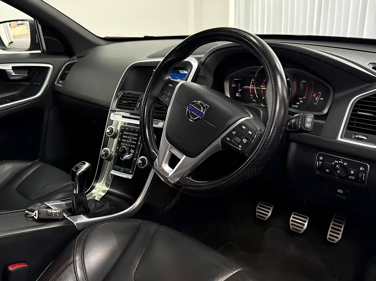 Used 2014 Volvo XC60 R-Design Nav Black Sapphire - Interior and Exterior details 2